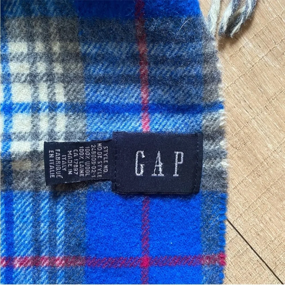 VTG GAP Italian made 100% wool Blue and Gray Plaid Scarf fringe cold weather